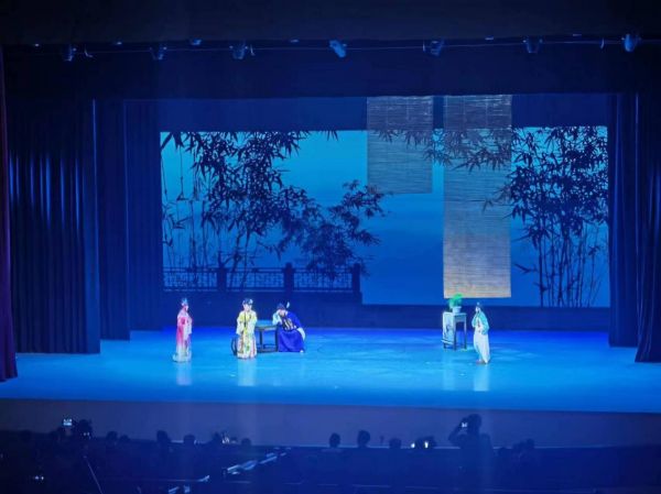 益陽(yáng)市花鼓戲劇團(tuán)有限公司,湖南省花鼓戲演出,湖南大型現(xiàn)代花鼓戲